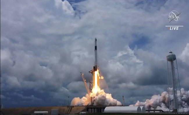 NASA-SpaceX Dragon launches 7,300lb of cargo to space station