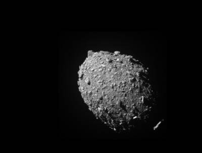NASA launches probe to metallic asteroid